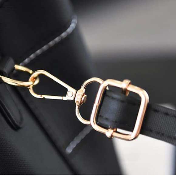 Large Capacity Vegan Leather Black Shoulder Bag - Picture 10 of 11